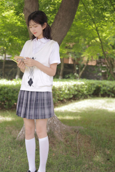 年轻漂亮的邻居完整版